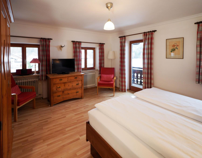 Bedroom 2, Beim Lenz, Traunstein