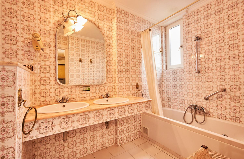 Bathroom 3, Hotel Risco, Cantabria