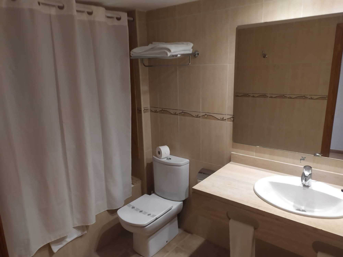 Bathroom 3, Protur Floriana Resort Aparthotel, Baleares