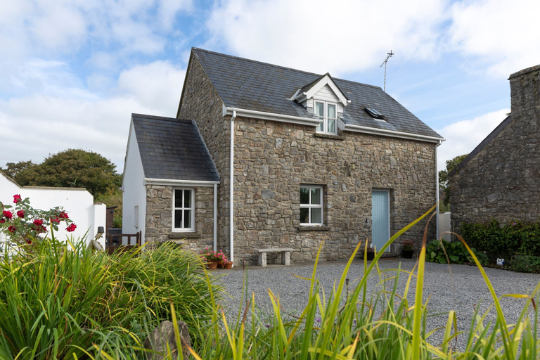 Room 3, Two Hoots - Peaceful Cottage Rural Views, Pembrokeshire