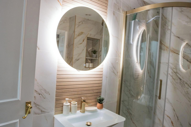 Bathroom 4, Sienna Haven 2 Bed 1 Bath and Park, Birmingham