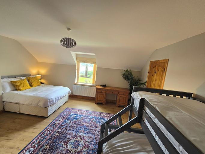 Room 5, Benroe House - 5 Bedrooms
