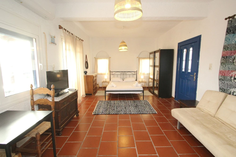 Room 4, Fistiki Studio by Frangki, Attica