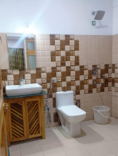 Bathroom 3, Hotel Ldumra Oasis, Leh