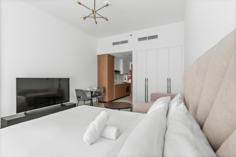 Room 5, Modern Studio in Al Furjan With Pool and gym, Dubai