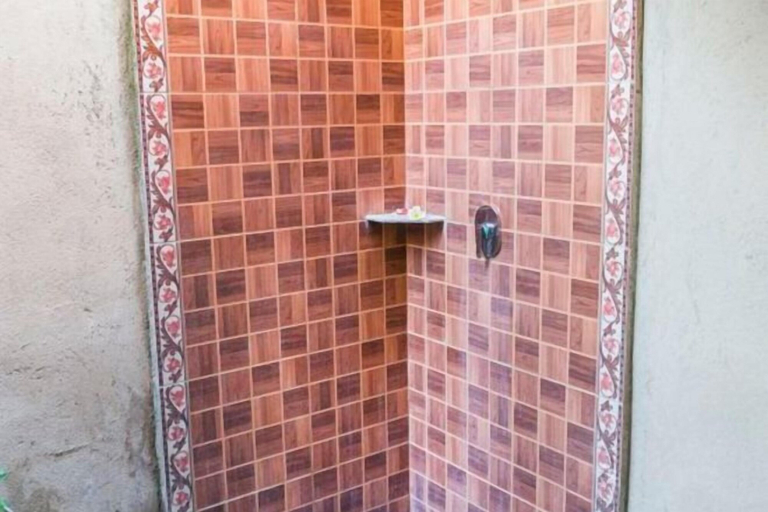 Bathroom 3, Nanuk's Bungalows, Klungkung