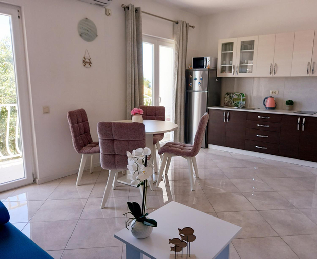 Others 5, Apartman Mimi, Makarska