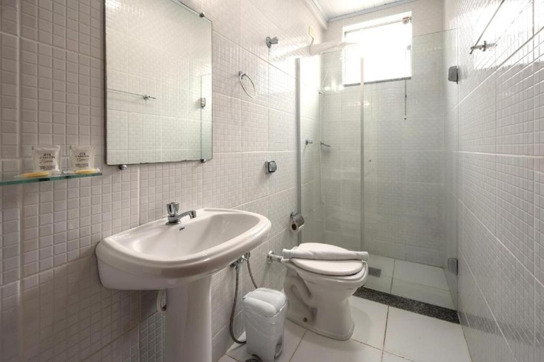 Bathroom 4, Italian Palace Hotel Rede Carlton, Três Corações