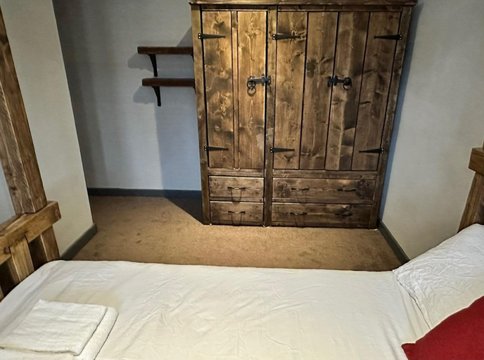 Room 4, Leamington Spa-3 Bed-garden-pets-free Parking, Warwickshire