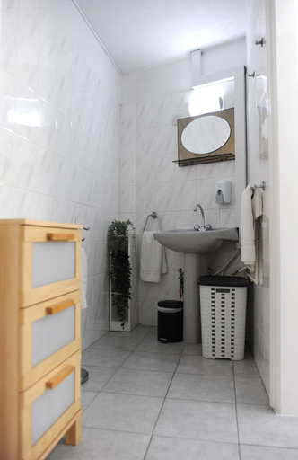 Bathroom 4, Napa City Apartments