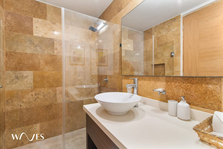 Bathroom 5, Luminous 1 Br Steps Away From the Beach, Cozumel