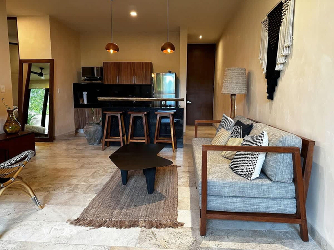Room 5, Spacious 2 BR Apartment With Private Pool Top Amenities, Cozumel