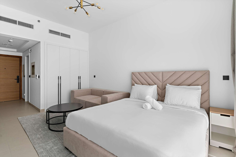 Room 4, Modern Studio in Al Furjan With Pool and gym, Dubai