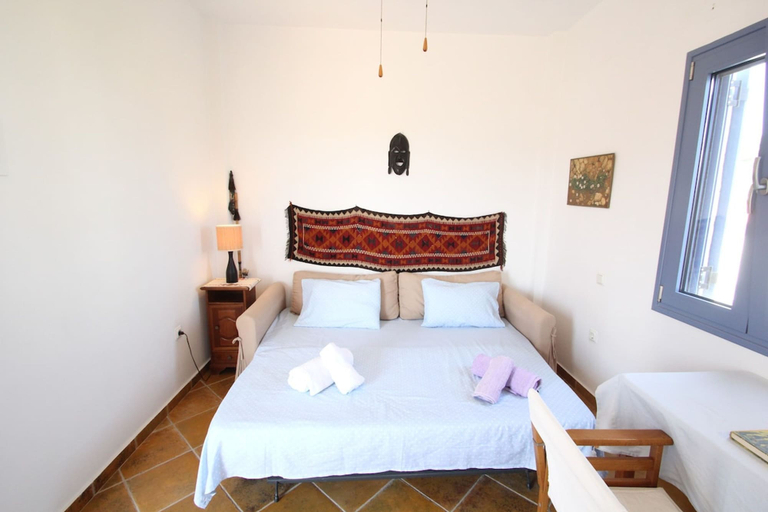 Room 2, Larenko by Frangki, Attica