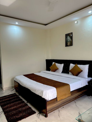Bedroom 3, Hotel Royal Central Haridwar, Dehradun