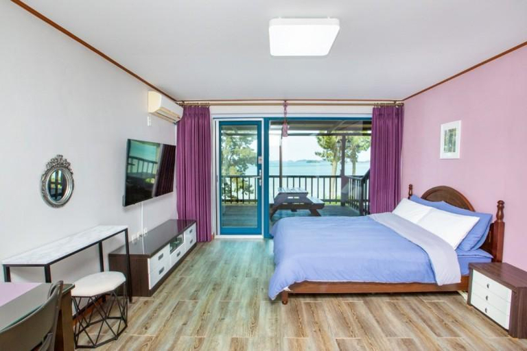 Bedroom 2, Taean Haesol Maru Pension, Taean