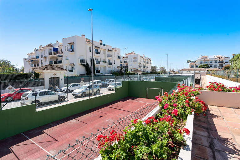 Room 3, Sunny Getaway With Pool in Marbella - Ref M54, Málaga
