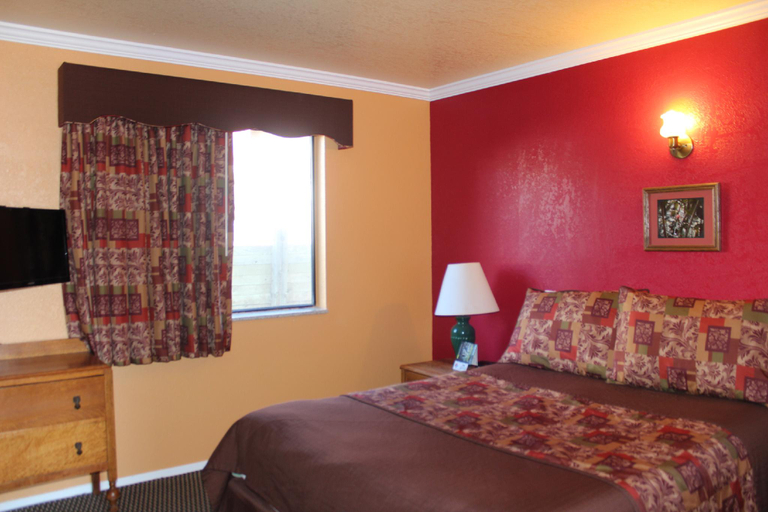 Bedroom 5, Beachwalker Inn, San Luis Obispo