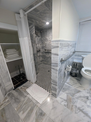 Bathroom, The Esplanade Guesthouse Mansion, Orleans