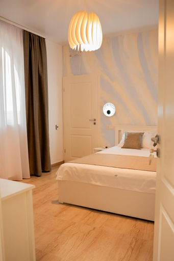 Others 3, Halta Pescarus Accommodation, 23 August