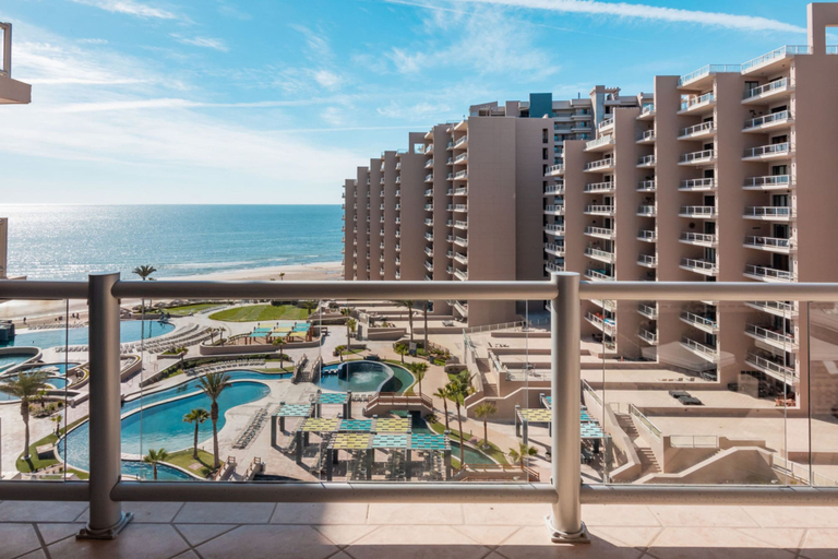 Room 2, Beachfront Golf Heated Pools Balcony, Puerto Peñasco