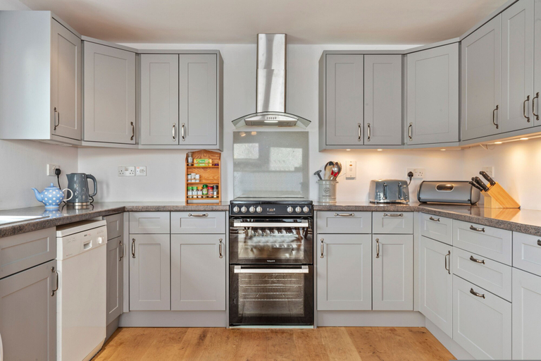 Room 2, Two Hoots - Peaceful Cottage Rural Views, Pembrokeshire