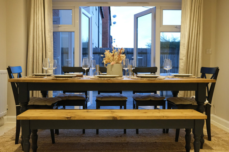 Dining 2, Bicester Villa-6bed-sleeps 14, Oxfordshire