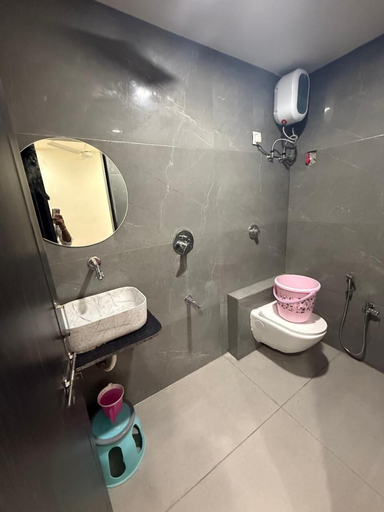 Bathroom, Hotel Shyam Inn, Ahmadabad