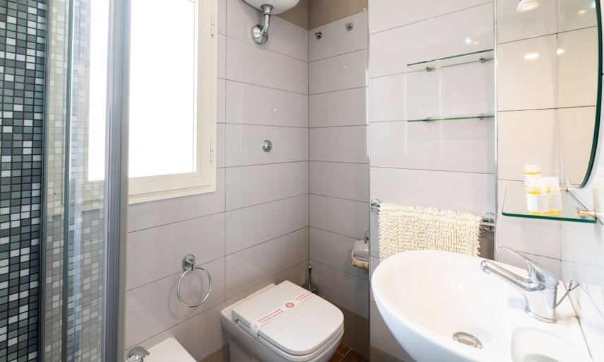Bathroom 5, La Loren By DomusExtra, Napoli