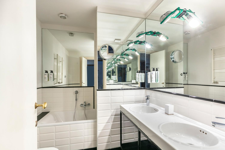 Bathroom 2, ROMAC Leone Apartments, Rome
