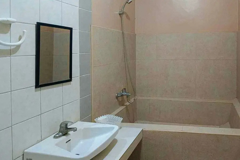 Bathroom 5, Iloilo Paraw Beach Resort, Iloilo City