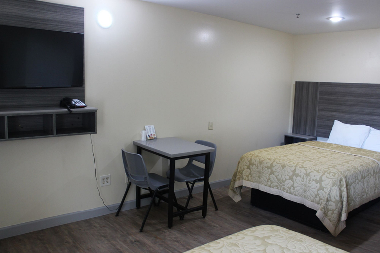 Bedroom 2, Homestead Inn, Cherokee