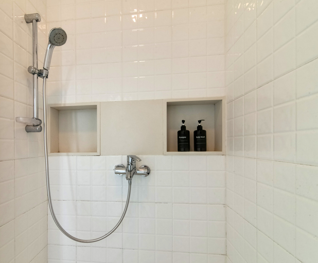 Bathroom 5, Mahesa Two By Kava Stay, Malang