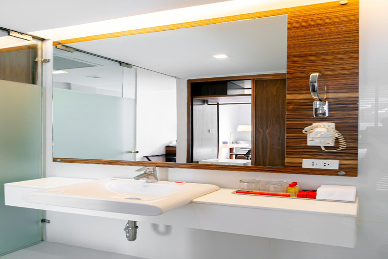 Bathroom 19