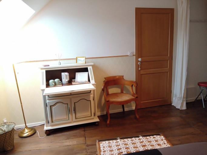 Bedroom 4, à la Mainguère, Ille-et-Vilaine