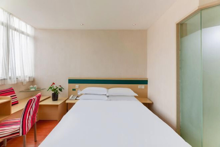Bedroom 2, Yinquan Hotel, Shijiazhuang