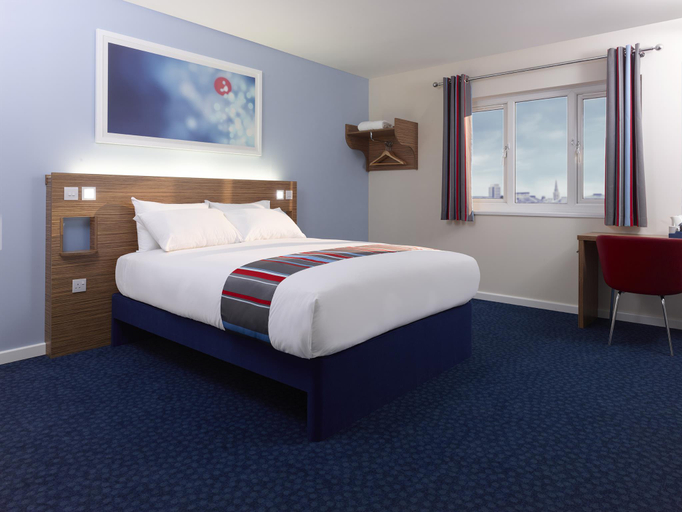 Bedroom 3, Travelodge Birmingham Central, Birmingham