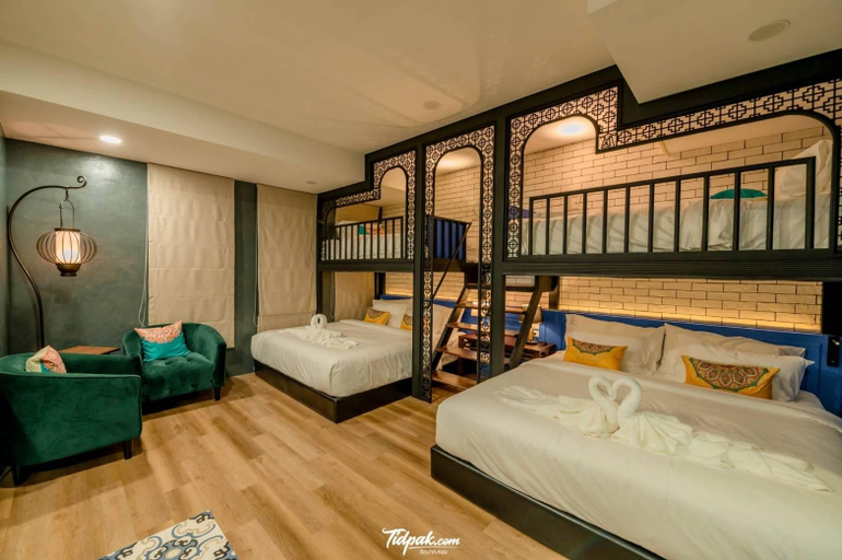 Public Area, Lynlan Hostel and Cafe, Hat Yai