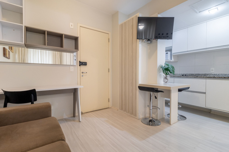 Room 5, Av0709 in S o Paulo, São Paulo