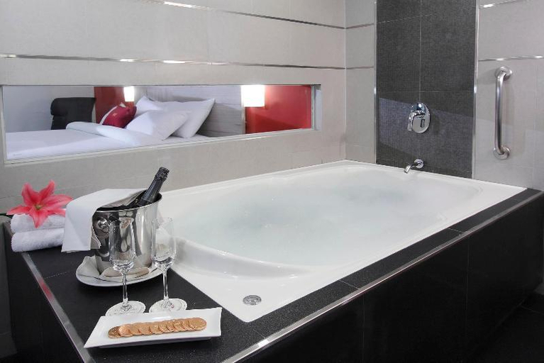 Bathroom 15