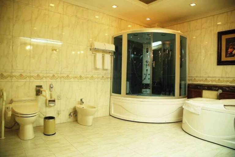 Bathroom 4, Beidahuang International Hotel, Harbin