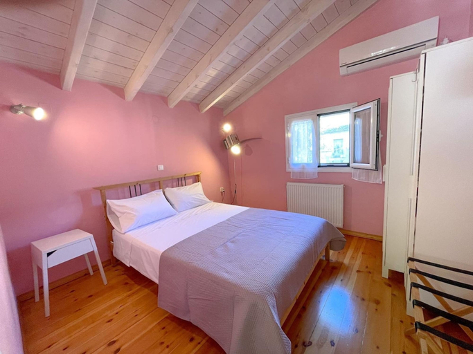 Room 4, Ourano -gastouri Village Center, Ionian Islands