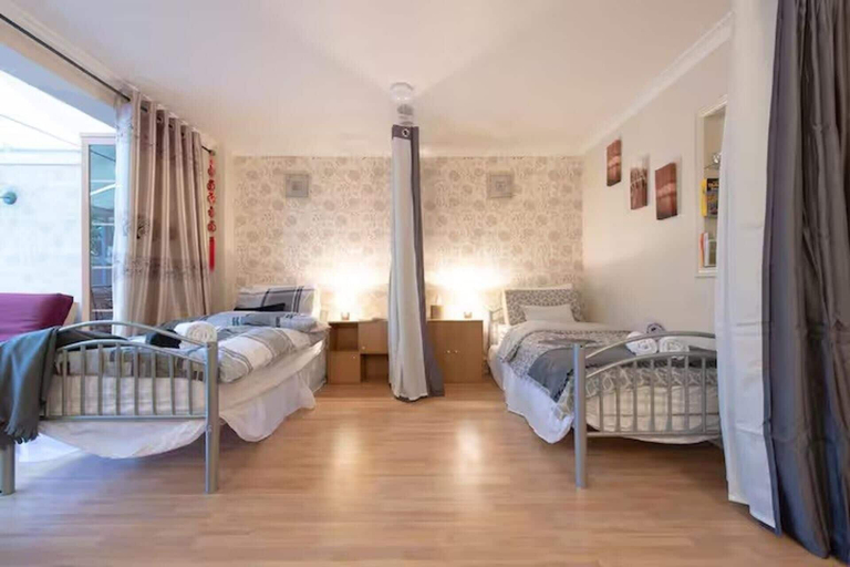 Room 5, 3bedroom Sleeps8 Parking Familyfriendly Nearexcel, London