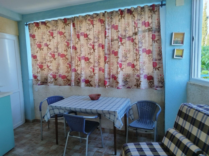 Others 3, Apartmanes Volaric M