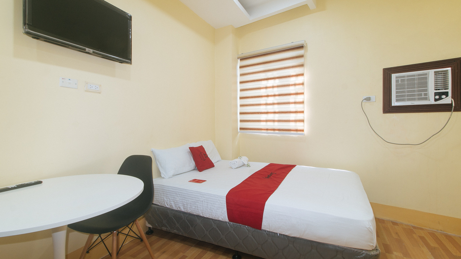 Bedroom 2, RedDoorz @ Casa Barcelona Condotel, Iloilo City