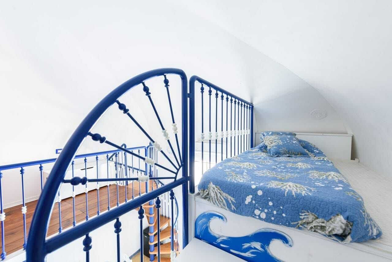 Bedroom 5, Captain Mike, Napoli