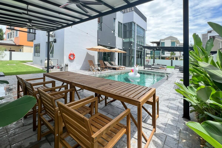 Food & Drinks 4, Luxury Villa Smarthome Kristal Seksyen 7, Shah Alam, Shah Alam