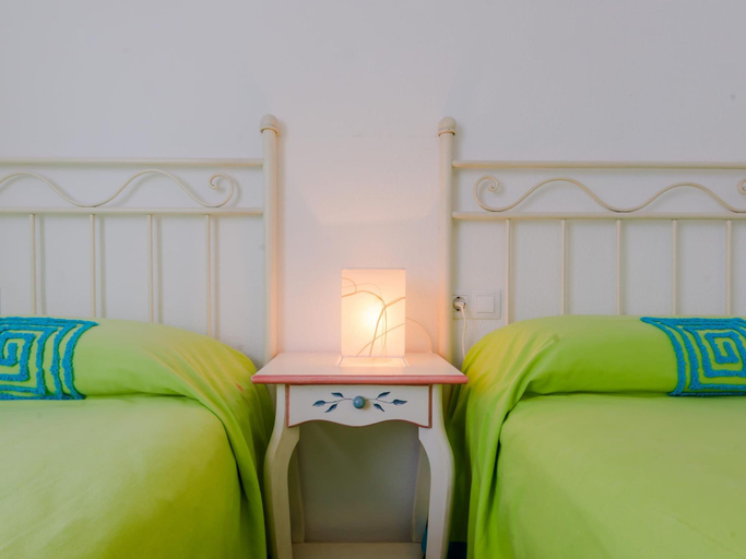 Room 3, Rotonda I 88 in Conil de la Frontera, Cádiz