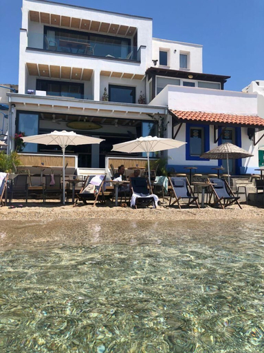 Exterior & Views 2, Surfer Caravan Gastro Pub and Suites, Bodrum