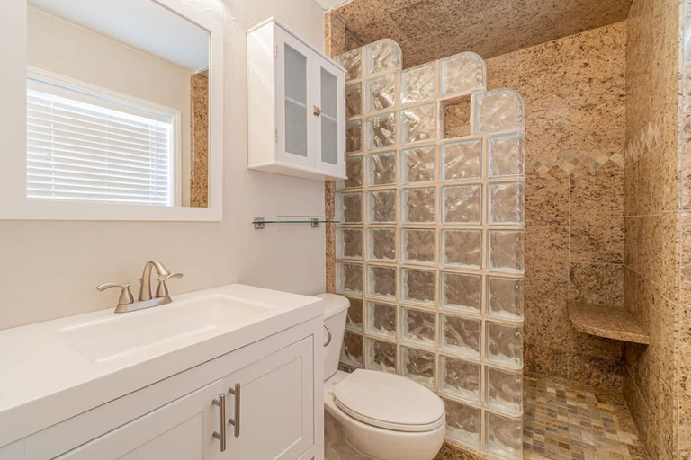 Bathroom, Vibrant Boho Family Home 3 Bed Pet Friendly UNR, Washoe